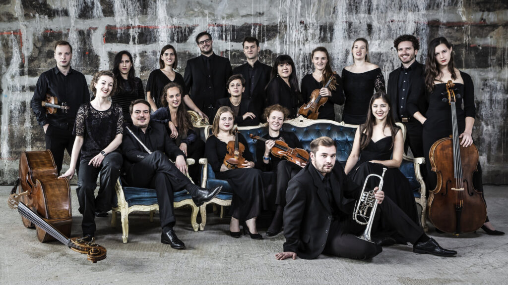 Ensemblefoto Kammerphilharmonie Frankfurt im Kunstverein Montez, Credit: Enrique Leopardi